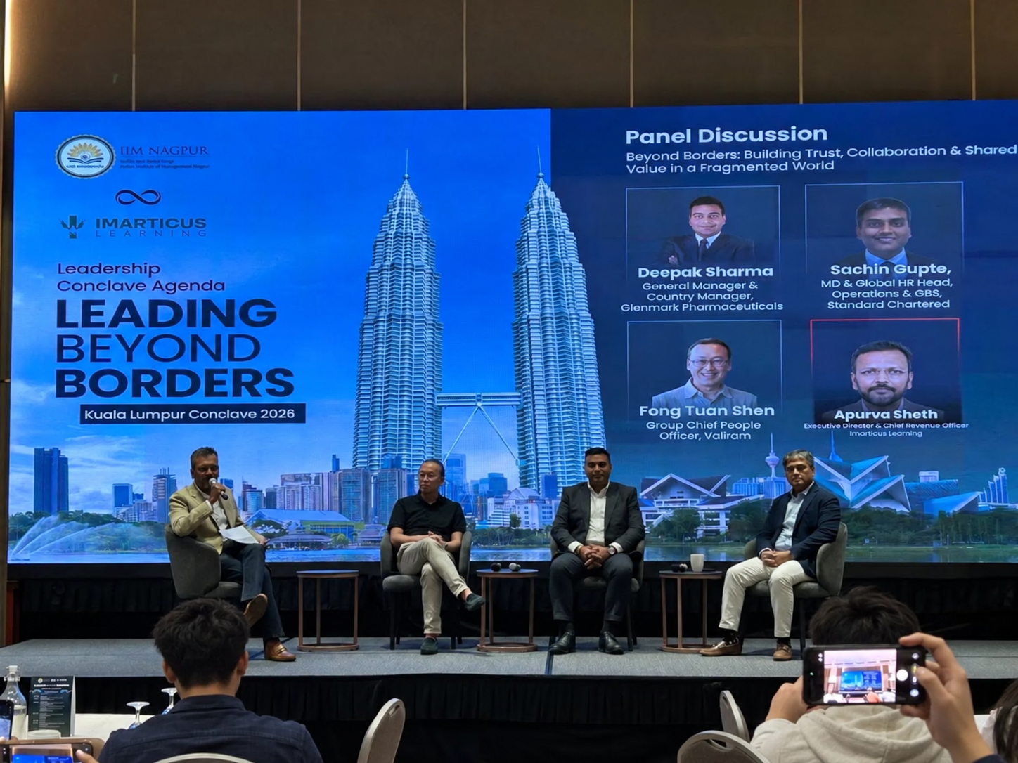 Leadership panel discussion with an AI-edited undergraduate student audience